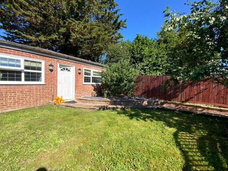 2 bedroom detached bungalow to rent - Photo 5