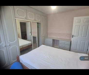 1 bedroom in a house share to rent - Photo 6