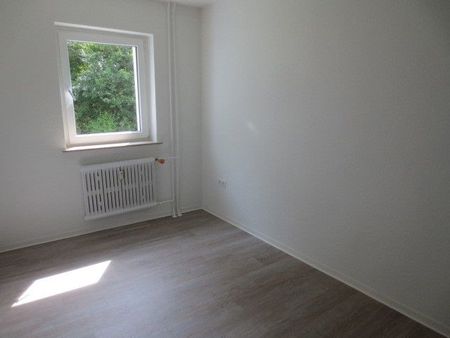 Das Glück hat ein Zuhause: Frisch renovierte 3,5, Zimmerwohnung - Photo 3