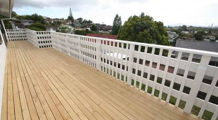3 bedrooms, Glenfield - Photo 3