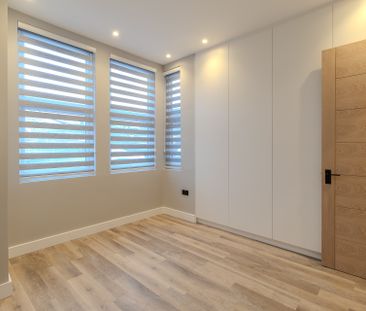 Stunning Recently Converted Ground Floor Maisonette with Smart Home... - Photo 5