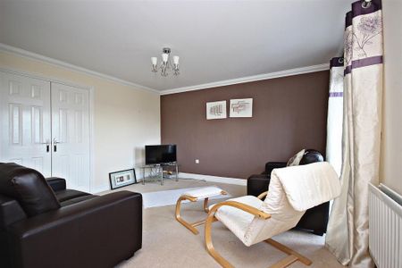 4 bedroom semi-detached house to rent - Photo 4