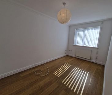 Sweet Briar Lane, West Cross, SA3 5JJ, Swansea - Photo 5