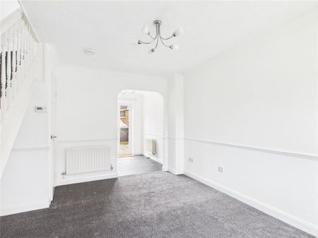 2 bedroom end of terrace house to rent - Photo 2