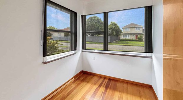 PARKLAND - 3 BEDROOM - Photo 1