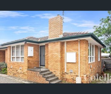 Charming 3-Bedroom Home in a Prime Bayside Location - Photo 5