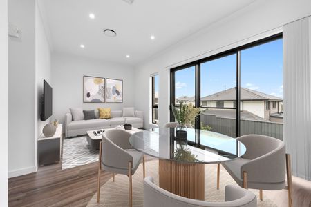 Modern Air-Conditioned Five-Bedroom Duplex With Ducted Air-Conditioning and Gas Cook-Top! - Photo 2