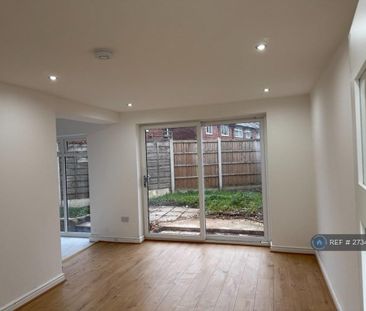 3 bedroom semi-detached house to rent - Photo 1