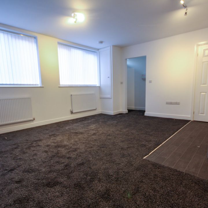 Apartment to rent in Flat 2, Cheshire Cheese Apartments, High Street, Tunstall, Stoke-on-trent - Photo 1