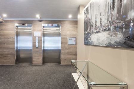 Little Italy - Steps to new Line 2 O-Train station - Quick and easy access to Carleton University - Photo 5