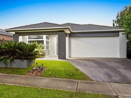 Stunning Family Home for Rent in Cranbourne West - Photo 5