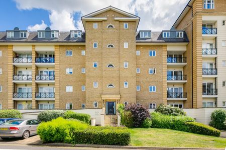 3 bedroom flat in Barnes - Photo 5