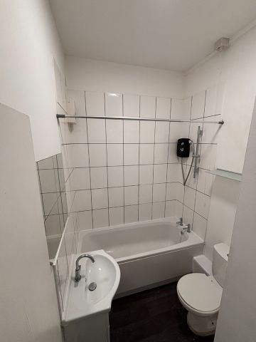 1 Bed Flat, Oldham Street, M4 - Photo 4