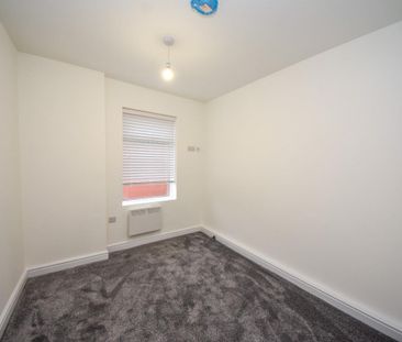 2 bed Flat for Rent - Photo 3