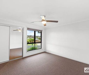 Stylish 3 Bedroom Home in Quiet Street - Photo 6