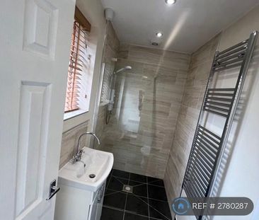 3 bedroom terraced house to rent - Photo 6