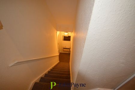 Tudor Road, Camp Hill, Nuneaton, CV10 9EH - Photo 4