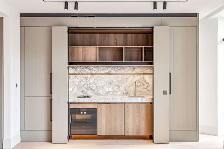 A beautifully designed studio apartment situated in one of the most sought after developments in London - Photo 4