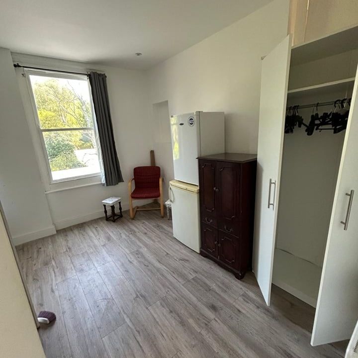 Studio Flat, Regents Park Road, N3 - Photo 1