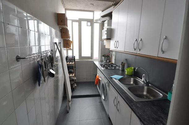 Carrer de Sicília, Barcelona, Catalonia 08013 - Photo 1