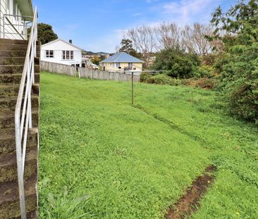 Tidy 3 Bedroom - Photo 2