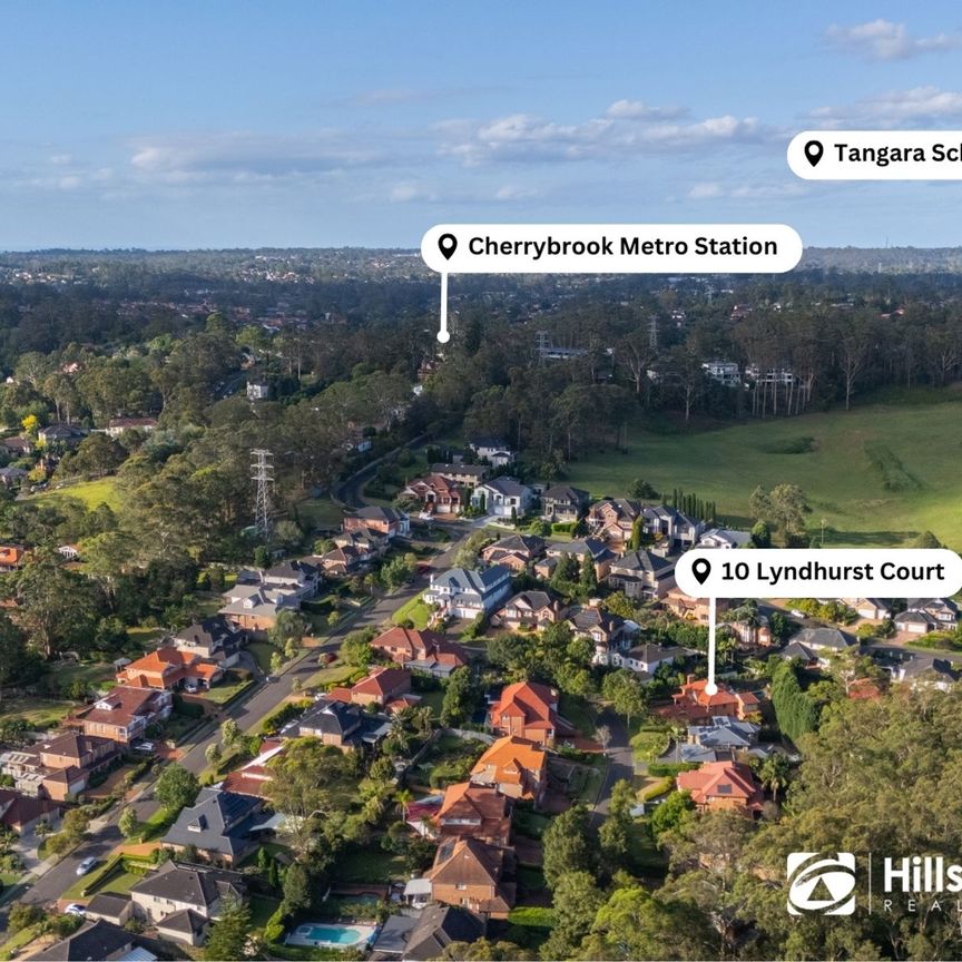 LUXURY LIVING - Photo 1