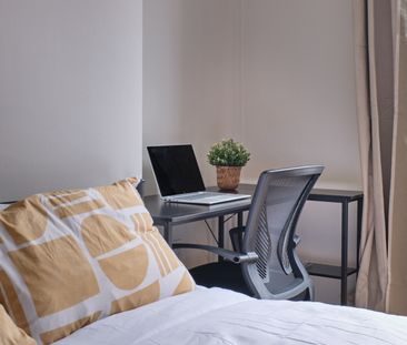 4 Bed Terraced House, Hartley Road, NG7 - Photo 6