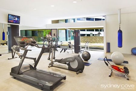 IMPRESSIVE APARTMENT WITH EXCELLENT VIEWS | Unfurnished - Photo 5