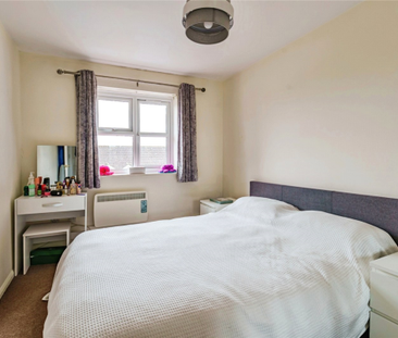 Horley 1 bedroom flat to rent - Photo 2