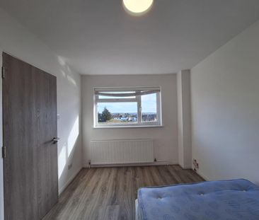 Hertford Road, Enfield EN3, London - Photo 2