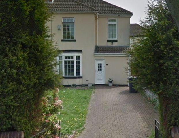 5 Bed Detached House, Clifton, S65 - Photo 1