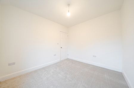 2 bedroom semi-detached house to rent - Photo 5