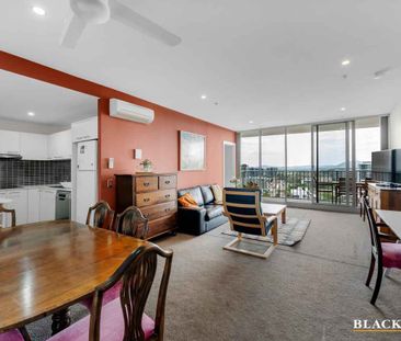 Fully furnished - Prime Location! - Photo 3