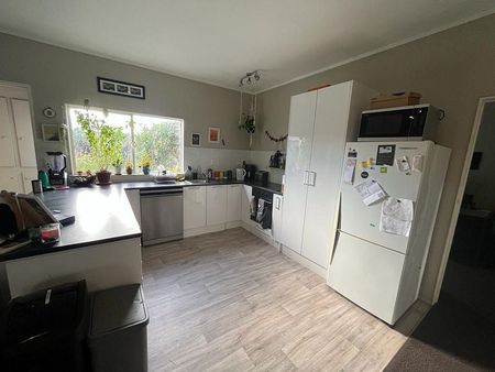 Country Cottage on equestrian farm - Photo 3