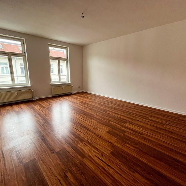 **Frisch sanierte 3-Zimmer-Wohnung in Bestlage am Karl-Heine-Kanal** - Photo 1