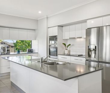 MODERN 4 BEDROOM HOME IN BOHLE PLAINS + MEDIA ROOM + CORNER BLOCK! - Photo 5