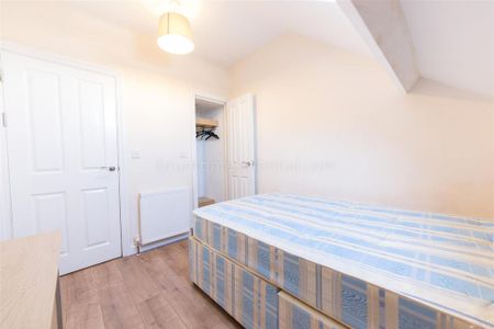 4 bedroom maisonette to rent - Photo 5