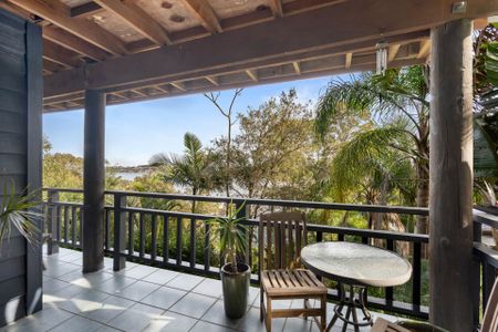 TOP OF THE TREE TOPS HOME WITH LAKE VIEWS - Photo 5