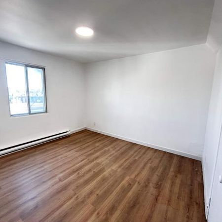2 CH - 1 SDB - Montreal - $1,095 /mo - Photo 3