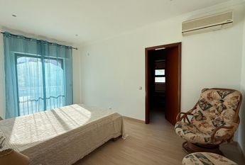 Excellent 1 bedroom flat with generous areas well located in Albufeira.