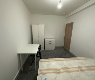 Room in a Shared House, Abercrombie House, W12 - Photo 1