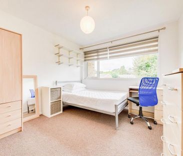 6 bedroom house to rent - Photo 3