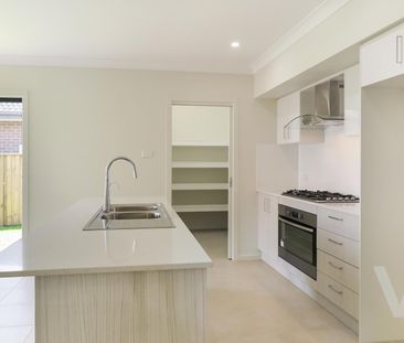 72 Sandpiper Circuit, Aberglasslyn - Photo 3