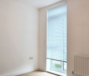 £1,100 PCM - Photo 5