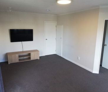 3 Bedroom (+ Study). Renovated & fully fenced - Photo 6