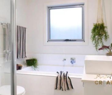 6 Lauren Lane, Sunshine West VIC 3020 - Photo 1