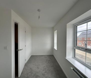 3 bedroom semi-detached house to rent - Photo 3