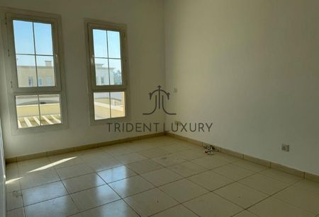 Vacant | Maids Room | Near Pool | Exclusive - Photo 3