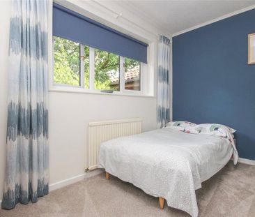 4 bedroom semi-detached house to rent - Photo 4