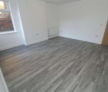 Longmoor Lane, Fazakerley, Liverpool, L10 - Photo 1